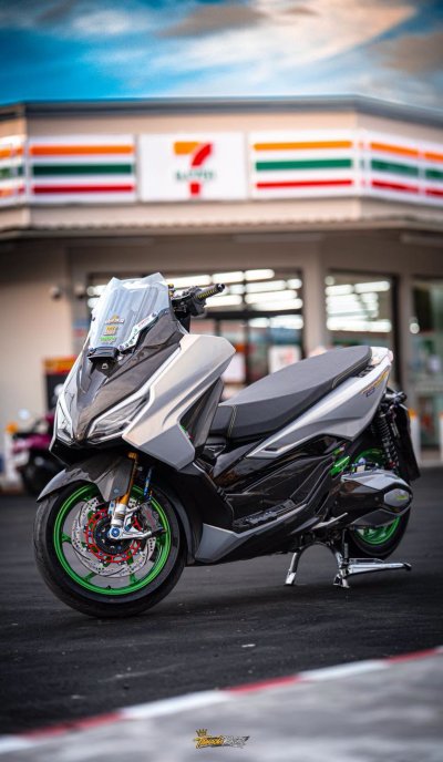 FORZA 350 GREY GREEN EDITION | จัดเต็มกับระบบเบรก SMRT 