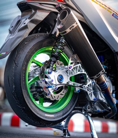 FORZA 350 GREY GREEN EDITION | จัดเต็มกับระบบเบรก SMRT 
