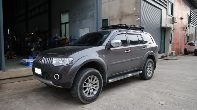 Mitsubishi Pajero Sport ไม่มีราวลอย Ex1 Size L