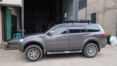 Mitsubishi Pajero Sport ไม่มีราวลอย Ex1 Size L