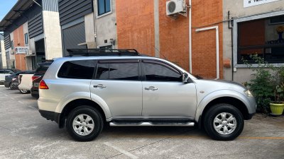 Mitsubishi Pajero Sport Ex1 Size XL