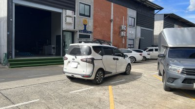 Toyota Sienta Ex1 Size L