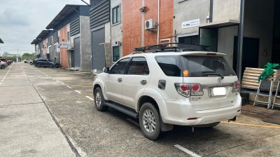 Toyota Fortuner Ex1 Size XL