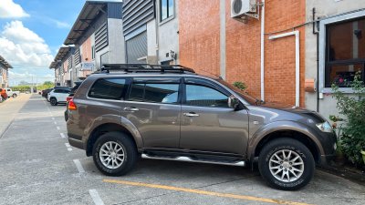 Mitsubishi Pajero Sport Ex1 Size XL