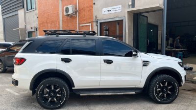 New Ford Everest Ex1 Size M+