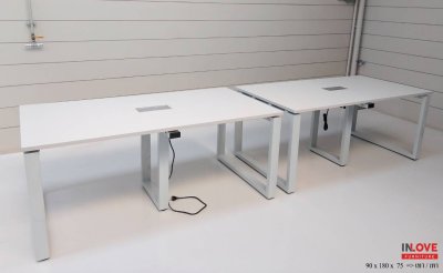 โต๊ะประชุมขาเหล็ก