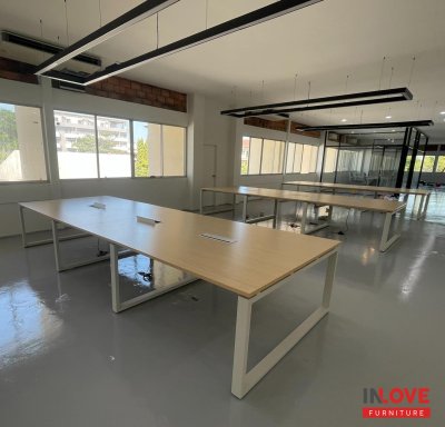 โต๊ะประชุมขาเหล็ก