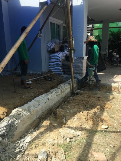 งานรีโนเวทที่กำลังดำเนินการ