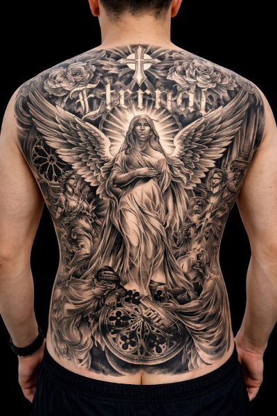 งานสักเต็มหลัง