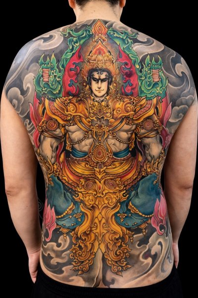 งานสักเต็มหลัง