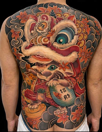 งานสักเต็มหลัง