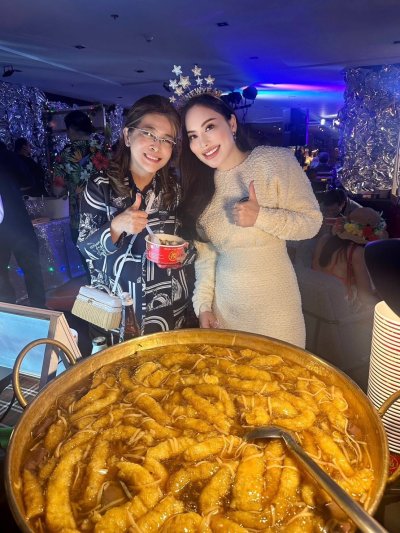กระเพาะปลาคุณรวยกับคุณหญิงหน่อย