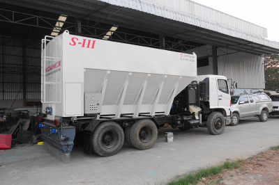 Cement spreader