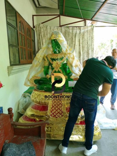 พระแก้วมรกต หน้าตัก 40 นิ้ว พิมพ์เก่า