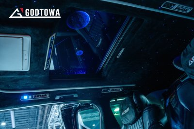 Godzilla New Galactic Roof เปลี่ยนซันรูฟธรรมดาให้เป็นท้องฟ้าจำลอง