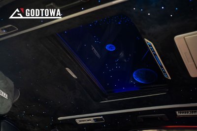 Godzilla New Galactic Roof เปลี่ยนซันรูฟธรรมดาให้เป็นท้องฟ้าจำลอง