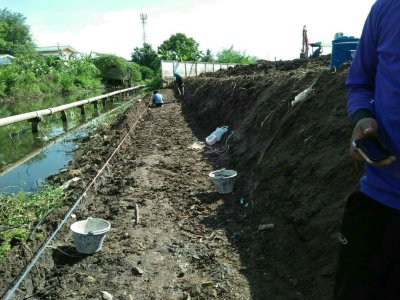 โครงการหมู่บ้านจัดสรร คุณหมอพีรพงศ์ ใช้บล็อกกำแพงกันดิน (ขนาดเล็ก) Retaining Wall Block - Small 