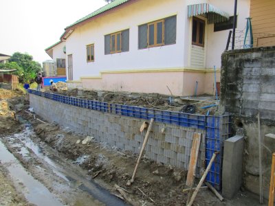 ผลงานการใช้ บล็อกกำแพงกันดิน (ขนาดเล็ก) Retaining Wall Block - Small หน้างาน ตำบล.เหมือง