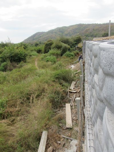 ผลงาน ที่ดินส่วนตัว สระบรี ผู้ชำนาญการ ร่วมกับ CPS ใช้กำแพงกันดิน 5.5 เมตร