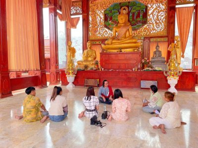 วิทยากรนำทริปเที่ยวทำบุญ