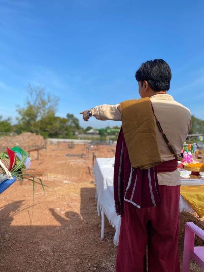 พิธีขึ้นเสาเอก-เสาโทบ้านลูกศิษย์
