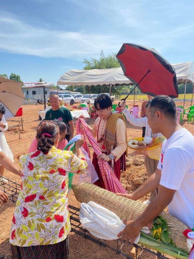 พิธีขึ้นเสาเอก-เสาโทบ้านลูกศิษย์