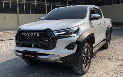 GR SPORT HILUX REVO