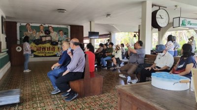 กลุ่มทัวร์รัตนโกสิเน่หา ครั้งที่ 19