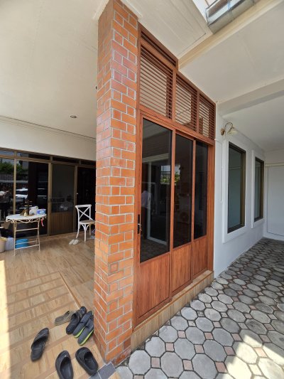 บ้านเสนานิคม