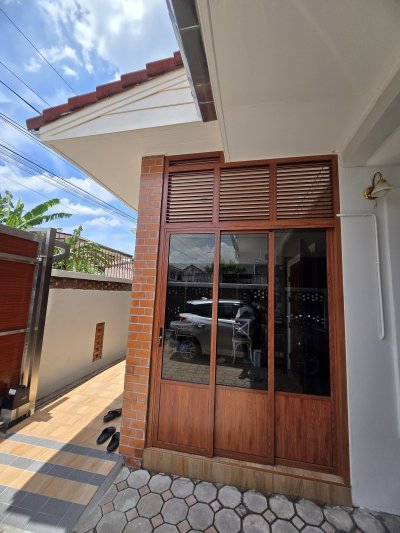 บ้านเสนานิคม