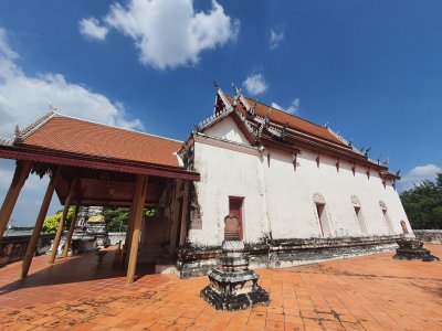 พุทธสถานเชิงท่า-หน้าโบสถ์ นนทบุรี