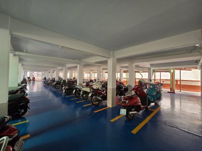 ที่จอดรถ