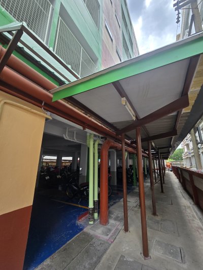 ทางเข้าที่จอดรถ