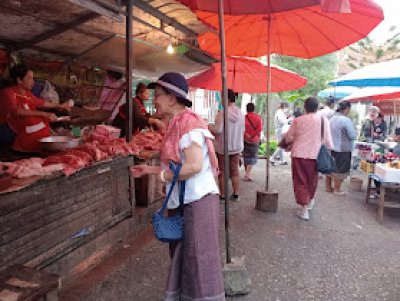 หลวงพระบาง จากโรงพยาบาลจุฬาฯ 80 ท่าน