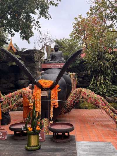 เช่ารถตู้ไหว้พระทำบุญ