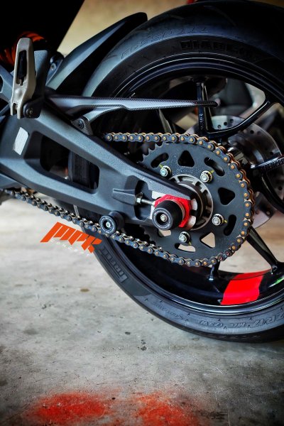 m937_โซ่ดำหมุดทอง_กันล้มหลัง_สปูน_evotech