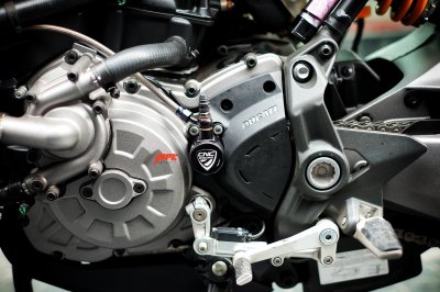 cnc_racing_black_clutch_slave_cylinder_ปั๊มคลัชล่างดำ_ducati_monster_821