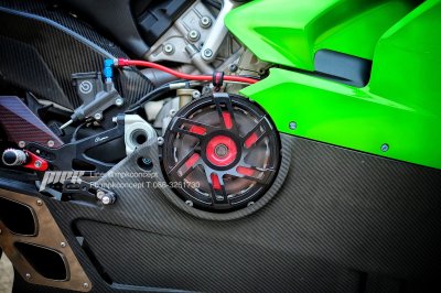 Ducati_panigalev4s_green_ครอบครัชใส_Desmoworld ของแต่งรถมอเตอร์ไซด์ เกียร์โยง lightech กระทุ้งเบรมโบ้ brembo s1000 ทำหัวสายถัก earls