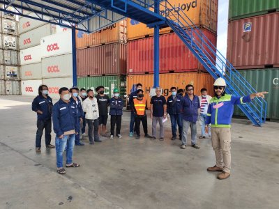 Container Lifting Driving Training.