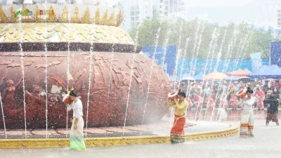 ภาพบรรยากาศ เทศกาลสาดน้ำ เมืองสิบสองปันนา