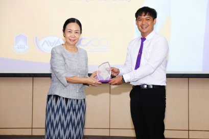 ขอแสดงความยินดี นายสืบพงศ์ ใจสุข ได้รับโล่รางวัลนิสิตกองทุนเงินให้กู้ยืมเพื่อการศึกษา "ที่มีชั่วโมงจิตสาธารณะสูงสุด อันดับที่ 2"