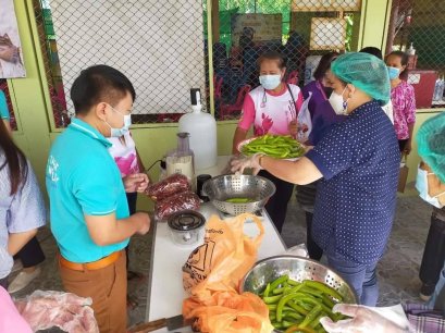 คณะเกษตรศาสตร์ฯ จัดโครงการบริการวิชาการ "แปรรูปผลิตภัณฑ์จากจิ้งหรีด กลุ่มเกษตรกรเพาะเลี้ยงจิ้งหรีด ต.บ้านถ้ำ"