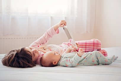 บอกรักลูกผ่านITทำให้ใกล้ หรือไกลกันแน่ ???