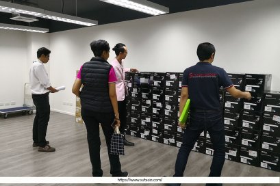 เจ้าหน้าที่หน่วยงานธนาคารออมสินเข้าตรวจรับเครื่องสแกนเนอร์ Avision รุ่น AD125 และ AV176U เพื่อทำการส่งมอบตามเขตและหน่วยงานของธนาคารต่อไป