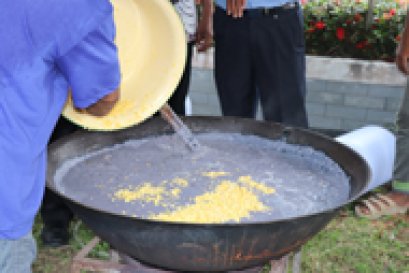 อาซูรอสัมพันธ์