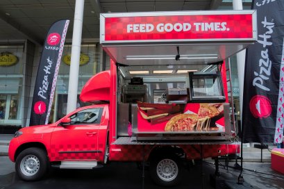 King Long Pizza Hut EV Food Truck