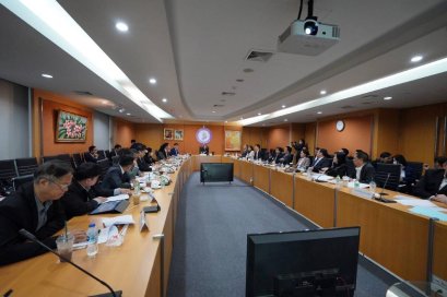 รมว.อุตฯถกกรรมการอีวี หารือจัดการแบตเตอรี่อีวีใช้งานเต็มประสิทธิภาพ และส่งเสริมดัดแปลงรถหน่วยงานราชการเป็นรถอีวี