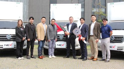 เน็กซ์ พอยท์ ส่งมอบรถกระบะไฟฟ้า 100% ให้ชีว่าโลจิสติกส์
