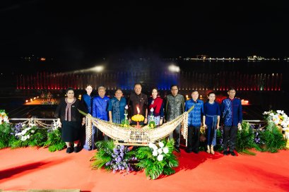 นายกฯ เปิดงานมหกรรมไหลเรือไฟโลกจังหวัดนครพนม ประจำปี 2568