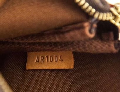 วิธีดู Date Code Louis Vuitton ผลิตที่ไหน ปีอะไร พร้อมทริคหาตำแห่ง Stamp รุ่นยอดนิยม